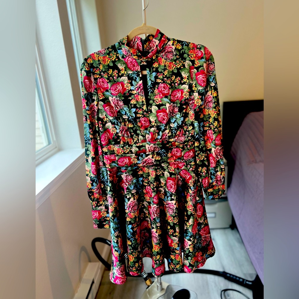 WAYF dress size 8 . Brand new with tags